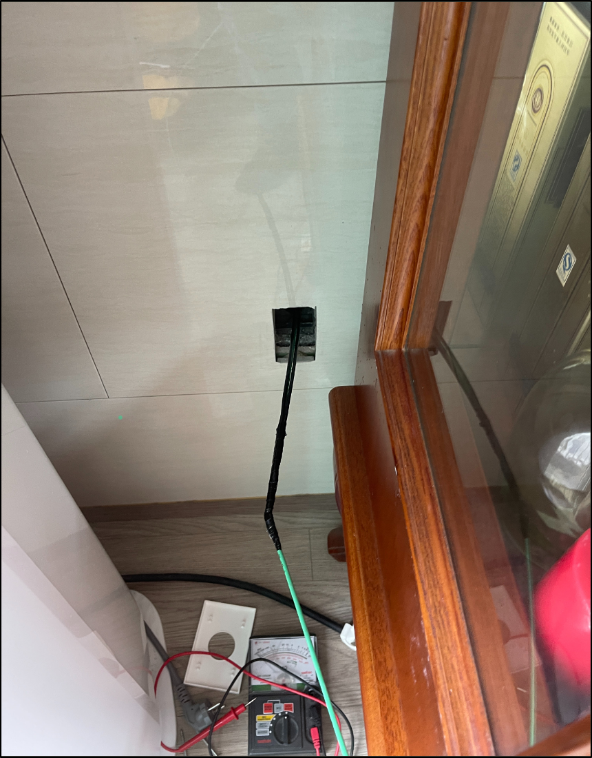 에어컨 전선 교체 작업을 마친 사진