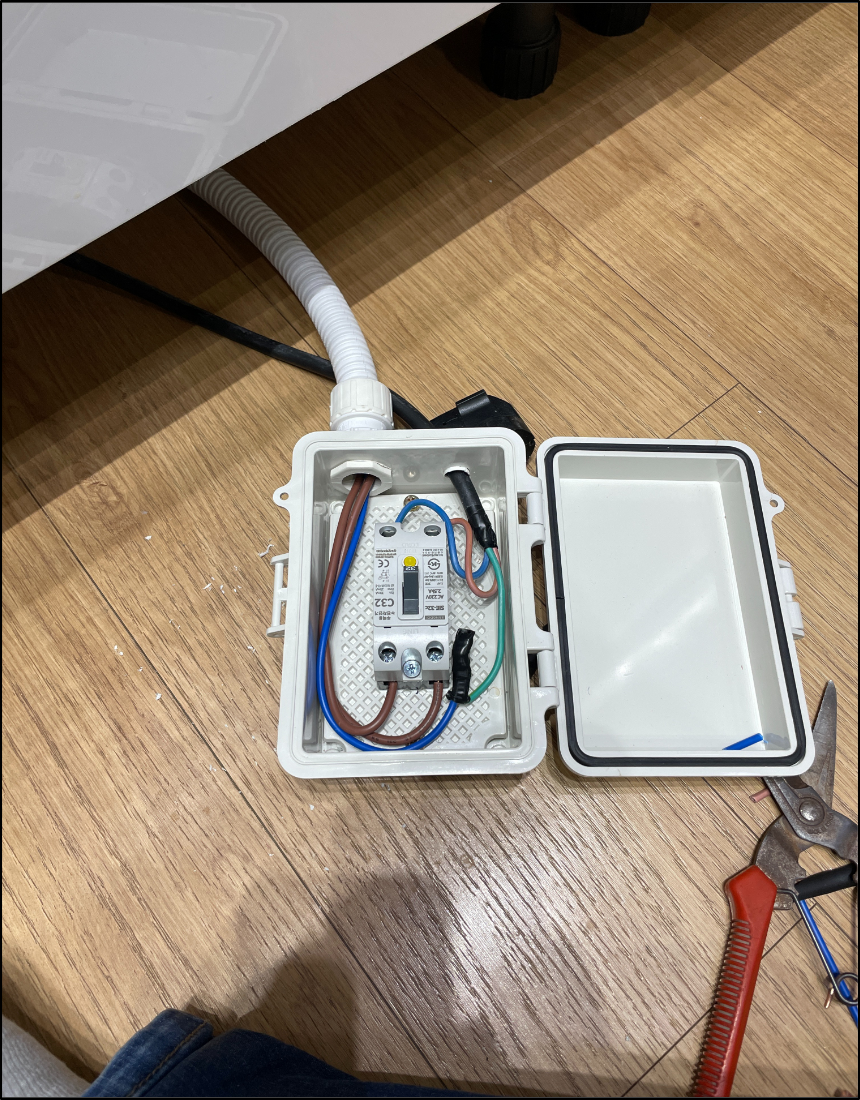 하이박스 내부 인덕션 전용 누전 차단기 결선 완료 상태